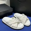 Designer mulheres chinelos diamante verificado chinelo nova geléia verão praia sandálias de fundo grosso slides de seda borracha flip flops com caixa