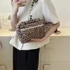 Cosmetische tassen Leopard Print Hand dragen vrouwen draagbaar uit make -up opbergtas make -up case Organisator Travel Beauty Toiletry