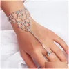 Charm Armband Luxury Shiny Artificial Rhinestone Armband Ring Hand Back Chain Ladies Elegant Claw One Temperament Finger Drop Deli DH9FD