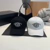 Berretto di marca cappello di marca berretto di lusso cappello di design di lettera di colore solido di alta qualità cappello di moda buone maniere abbinare stile viaggio cappelli a sfera coppie modello berretto da baseball molto buono