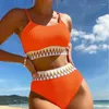 Damenbadebekleidung 2024 Bikini Frauen Split Zweiteiliger Badeanzug Ärmellos Panel Thread Europäisch und Amerikanisch mit Brustkissen Bi Kini