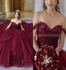 2023 Burgundy Tiulle Prom Quinceanera Sukienki z kwiatowych kwiatów z koronki koraliki koraliki księżniczki Słodka 16 sukienka Gr3552159