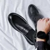 Scarpe casual Scarpe da guida slip-on in vera pelle da uomo Abito formale da ufficio aziendale Mocassini estivi traspiranti Calzature eleganti