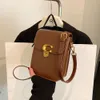 Counter Hoge kwaliteit luxe explosieve schoudermode tas Hoge dames nieuwe minimalistische en modieuze slotgesp Enkele crossbody mobiele telefoon tas