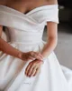 2021 Princess Wedding Dresses Satin Vintage Off the Shoulder Wedding Bride Dresses Long Train White Ivory Wedding Ball Gown