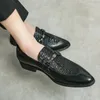 Casual schoenen Krokodilpatroon Leer Mode Loafers Heren Instappers Dikke zool Puntige neus Designer Zakelijke bruiloft