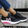 Lässige Schuhe atmungsaktive Maschenplattform Sneaker Frauen 2024 Frühling Dicke Bottom Sport Frau Plus Size 43 Leichte Schnürung