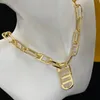 Colliers de chaîne cubaine de qualité supérieure verrous Bracelet Designer Femmes Bijoux Set Letters Tags Inranging Diamond Bracelets F Golden Pendants Collier Collier