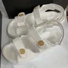 Sandalias de diseñador Zapatillas Sandalias de playa de verano para mujer Zapatos al aire libre Zapatos de diseñador Sandalias de canal Zapatos casuales Sandalias con forma de placa Zapatos de mujer de diseñador famoso
