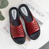 513 Sandalen Indoor Slippers Huis Vrouw Laag Elegante Zomer 2024 Comfortabel voor Dames Mode Platte Slipper met Thuis 97736