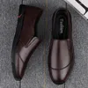 Sapatos casuais 2024 primavera outono versátil mocassins pretos masculinos sola macia confortável plana deslocamento trabalho condução