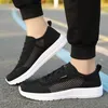 Swobodne buty mężczyźni puste miękkie koronkowe leniwe lekkie oddychające trampki siatkowe Tenis Masculino zapatillas hombre