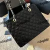 CC Bags Luxury Brand Cross Body Classic Large Capacity Women Shopping Totes Gold Matelasse Caviar Leather Handväskor Trend Pochettes Passar DTVN