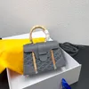 2024 Kvinna trä Saigons väskor Designer Bag crossbody axelväskor trä lyxhandväska liten telefon handväska korskropptryck bokstäver 5a högkvalitativ dhgate