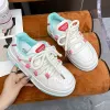 Buty Huanqiu Skate Sneakers 2023 Modna nowa deskorolka buty chlebowe retro krajowy trend sportowy desek wiatrowy Kobiet Sneaker y2k