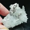 Decoratieve beeldjes 24gNatuurlijke witte kristallen cluster en messing vergroeiing kwarts mineraal kan worden gebruikt als huisdecoratie GEM
