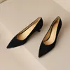 Klänningskor Spring Kid Suede Leather Women Metal Point Toe Kitten High Heel Woman Pumps GRANA LOAFER LADIES Office Black