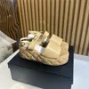 2024 hochwertige dicke untere offene Zehensandalen Hausschuhe Slingback-Metallschnalle echtes Leder Frauen einfarbige Plattformschuhe Damen High Heel Outdoor-Urlaub