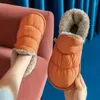 Tofflor män vattentäta bomullsskor vinter fluffiga kvinnor hem lägenheter par koreansk stil mjuka botten snöstövlar zapatos hombre