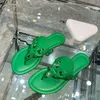 Designerskor Designer Womens Sandals Shoes Slipper SoftvMaterial Slippers Slide Charm Sliders Green Black Brown Naken äkta lyxläder Womens Flat Ummer