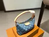 Erken Bahar Model Tote Torba Tasarımcı Çanta Denim Koltuk Altındaki Çantalar Öğle Yemeği Kutusu Çantası Kadın Cadılar Bayramı Omuz Crossbody Paketi Akşam Çantaları M82949