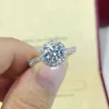 カップルの結婚式とバレンタインデーギフトのための中国スタイルのダイヤモンドリング