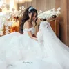 Abiti da sposa africani personalizzati con applicazioni in pizzo con strascico staccabile Abiti da sposa con spalle scoperte Abito da sposa arabo con strascico