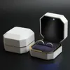 Lack-Klavierlack-Ring-Ohrringe-Halsketten-Anhänger-Box mit LED-Licht, luxuriöser Kunststoff-Schmuck-Organizer, Geschenkverpackung, Etui 240314