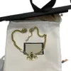 Designers européens et américains Nouveau rétro à faire vieille lettre G chaîne pendentif avec tricolore Ins Bee simple collier ras du cou mère pour filles bijoux cadeau