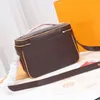 Camera Bag Crossbody Handväskor GAMLA FLOWER HANDBAG PURSE TOP HANDLE VINTA BRONSE HARDWARE STOR FICK M44937 Fashion Zipper