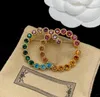 Popüler Tasarımcı Broş Pin Klasik Kalite Renkli Rhinestone Mektubu Broşlar Erkekler Kadın Takım Ünlü Mücevher Giyim Dekorasyon Hediyesi