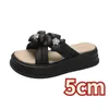 Tofflor kvinnor skor 2024 sommar nya modeblommor platt flip flops kvinnlig öppen toed klänning grunt casual rom öppen tå kvinnor01c86k h240322