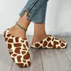 Chinelos Girafa Vaca Padrão Mulheres Coral Fluffy Velvet Quarto para Casal Feminino Pelúcia Homewear Sapatos Interiores Inverno