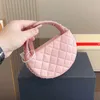 23C Hobo Clutch med Chain Pouch Wrist Bag France Luxury Märke C quiltad läder Mini Designer Kvinnor Topphandtag Handväska Lady Nano Lipst SXCA