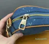 2024 Herrens lyxdesigner denim åldras Messenger Bag Crossbody Camera Men's Tote Bag Axel Telefonväska Purse 22 cm