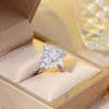 Wedding Rings Pera Exquisite Leaf Sparkling White CZ Stone Silver Color Bands Resizable For Women Engagement Jewelry Gift R016