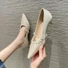 Klänningskor 2024 Pearl Small High Heels Women Point Toe Talons Hauts String Bead Clear Band Mary Janes Woman Pumps Plus Size 40/42