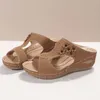 Sandali Pantofole con zeppa con plateau Scarpe da donna all'aperto 2024 Tendenza estiva Nero romano Comode infradito da donna casual da spiaggia