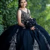 Svart glänsande V-ringning Princess Applicques spetspärlor quinceanera klänning för sveptåg från axelblommor korsett vestidos de 15