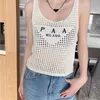 T-shirt Femme Designer Chemise Casual Tricot Découpé Gilet Triangle Inversé Lettres Brodées T-Shirt Haute Qualité Mode Rue Femmes 24ss