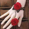 Braccialetti a maglie Anelli per dita con rosa rossa retrò Bracciale in pizzo fiore donna con anello Un regalo per cosplay per feste di gioielli di moda Opisthenar