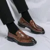 Chaussures décontractées hommes mocassins en cuir de mode jeune étudiant travail d'affaires formel sans lacet ascenseur à fond épais