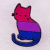 8 couleurs LGBT arc-en-ciel amour animaux mignons films d'anime jeux épingles en émail dur recueillir dessin animé broche sac à dos chapeau sac collier revers insignes