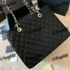 CC Bags Luxury Brand Cross Body Classic Large Capacity Women Shopping Totes Gold Matelasse Caviar Leather Handväskor Trend Pochettes Passar DTVN