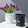 Vasi Vaso in ceramica Forma di cestino per la carta straccia accartocciato Accessori per la composizione floreale astratta in bianco e nero Vasi per la decorazione della casa