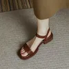 Top Franse Bruine Sandalen Zomer sandaal vrouwen Lage Hak Romeinse Schoenen Open Teen Streep Eenvoudige Comfortabele Platte Bodem Dames 240228