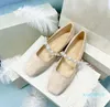 Designer Luxus Damen Sandalen Klassische Ballettschuhe Perlenketten Leder Gummi Sandale Mode Hausschuhe Flip-Flops Heatshoes 34-40