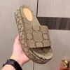 Novo produto 2024 sandálias de designer chinelos mulheres plataforma de verão plana slides saltos grossos homens mulheres sapatos flora slides sola de borracha macaron em relevo slides de borracha sa