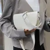メッセンジャーバッグレトロソリッドカラーサドルバッグ女性用高品質のレザーショルダーバッグ
