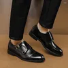 Casual skor män läder mode dubbel spänne loafers mens slip-on bard oxford vår eleganta lägenheter